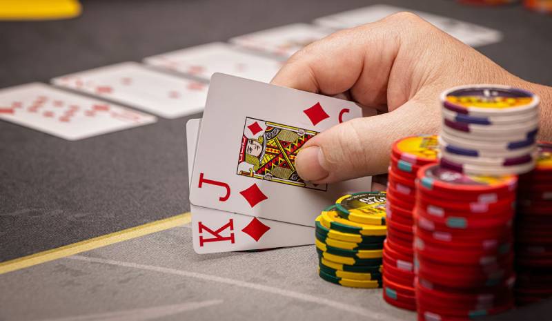 7 Chiến Lược Chơi Poker Chuyên Nghiệp Từ Cao Thủ 4 Điều chỉnh chiến lược tùy vào tình huống